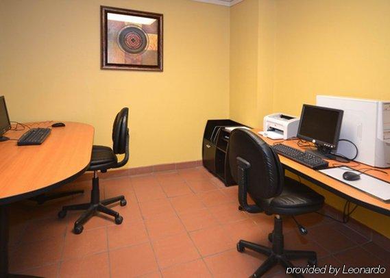 Clarion Suites Yuma Perniagaan gambar